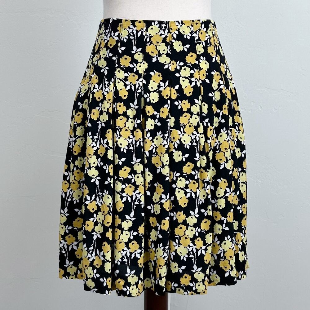 Boden Yellow Floral Black Flowy Pleated A-Line Mini Victoria Skirt SIZE 6